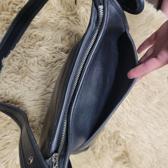 Vintage Coach 9966 Legacy Zip Crossbody Bag Black Silver Hardware